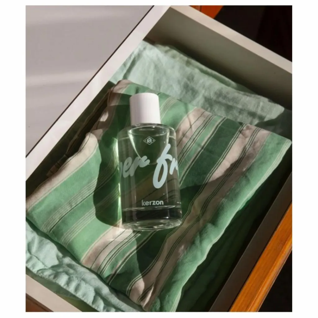 Discount Brume parfumée pour le linge Super frais - Cèdre et Ylang 100ml Homme Bougies, Senteurs|Bougies, Senteurs