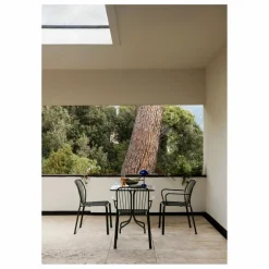 Chaise avec accoudoirs Thorvald SC95, Space Copenhagen | Mobilier De Jardin