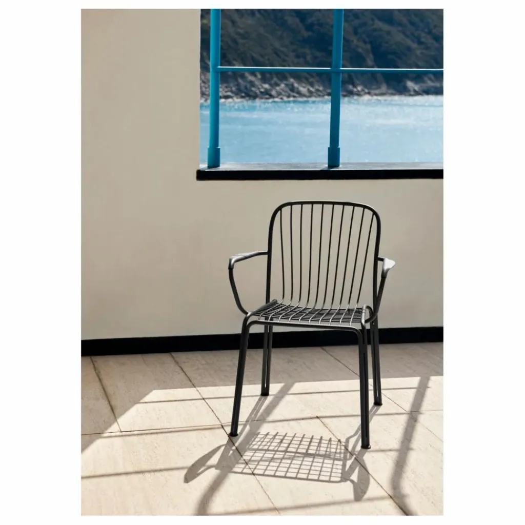 Chaise avec accoudoirs Thorvald SC95, Space Copenhagen | Mobilier De Jardin