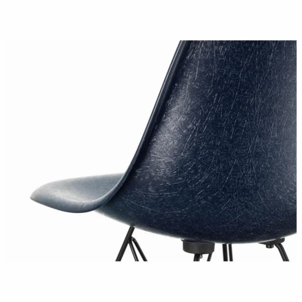 Chaise DSW Fiberglass - piètement en érable - Charles & Ray Eames | Chaises, Tabourets, Bancs