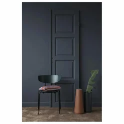 Hot Chaise en chêne Herman | Chaises, Tabourets, Bancs