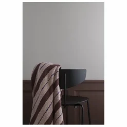 Hot Chaise en chêne Herman | Chaises, Tabourets, Bancs