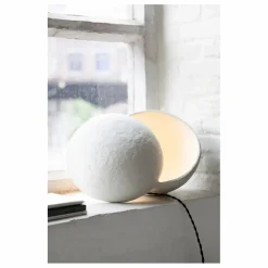 Sale Lampe à poser Earth ronde en papier maché | Luminaires