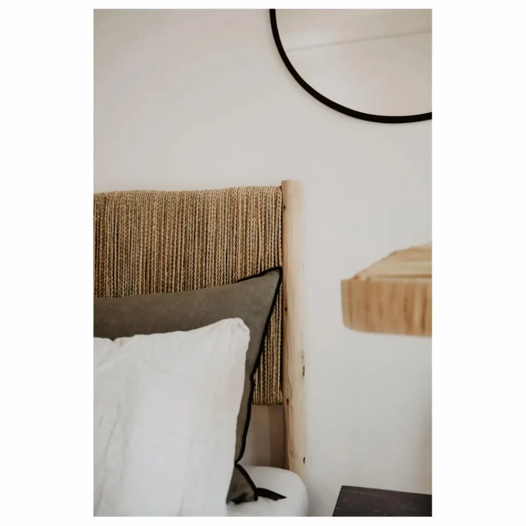 Tête de lit en bois brut et palme Lits, Tables De Chevet